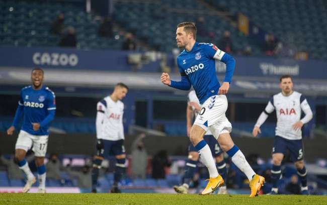 詹姆斯和库 詹姆斯和库